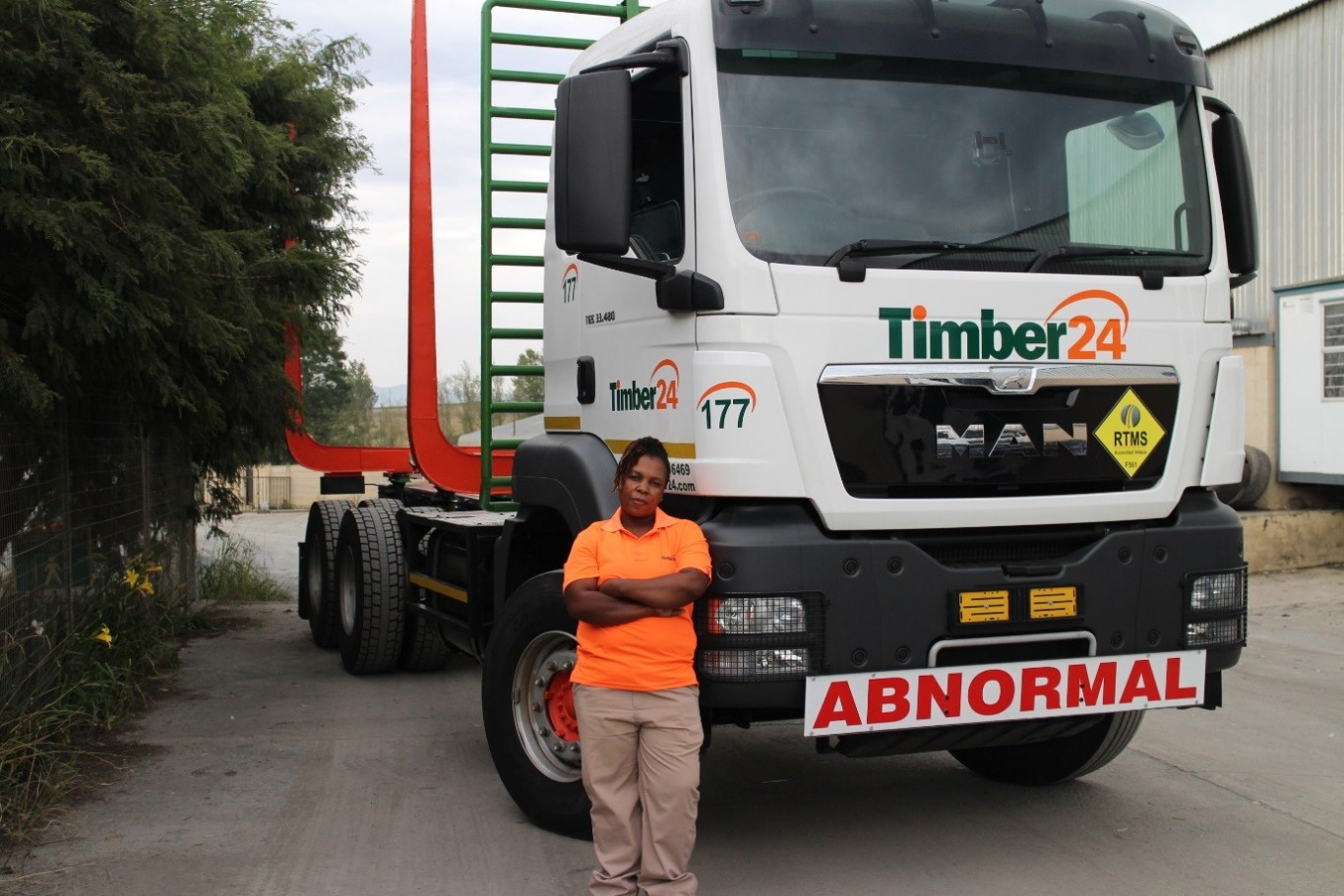 READY TO TAKE ON THE WORLD: Khonelaphi Khangwayini Ngubane’s determination to break away from cultural norms and pursue a fulfilling career as a truck driver has gained the full support of her family while her male counterparts look up to her with utmost admiration and respect.