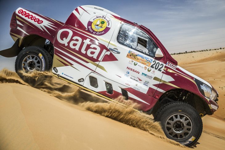 nasser-saleh-al-attiyah-in-superb-form-in-his-overdrive-toyota-hilux-at-the-abu-dhabi-desert-challenge_1800x1800-434339