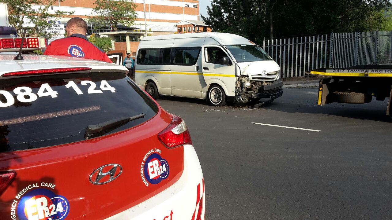 Taxi and truck collide injuring 14, Pinetown.