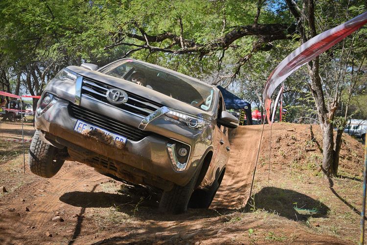 fortuner_obstacle-course_880x500